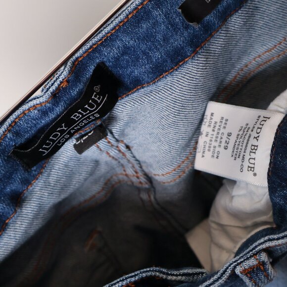 Judy Blue Jeans - Picture 4 of 7